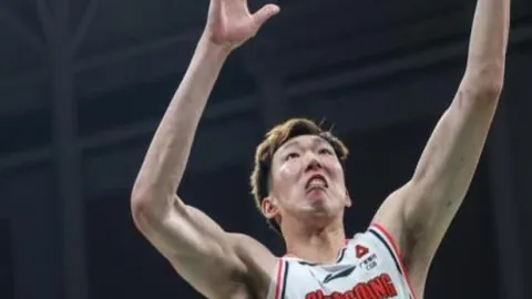 “英超独家解读：斯洛特正名，阿诺德转会传闻不影响心态”